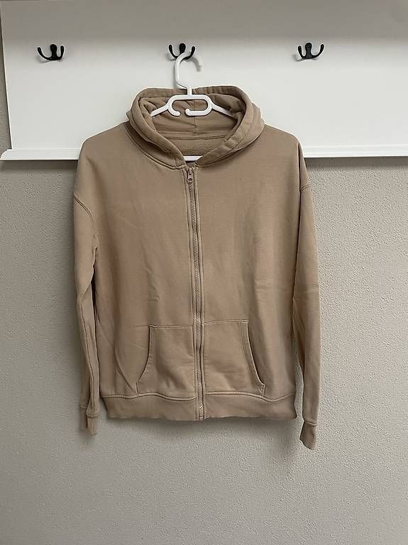 Jacken: Sweatjacke mit Kapuze  Gr. S – Gebraucht aus Glis von SabrinaXA