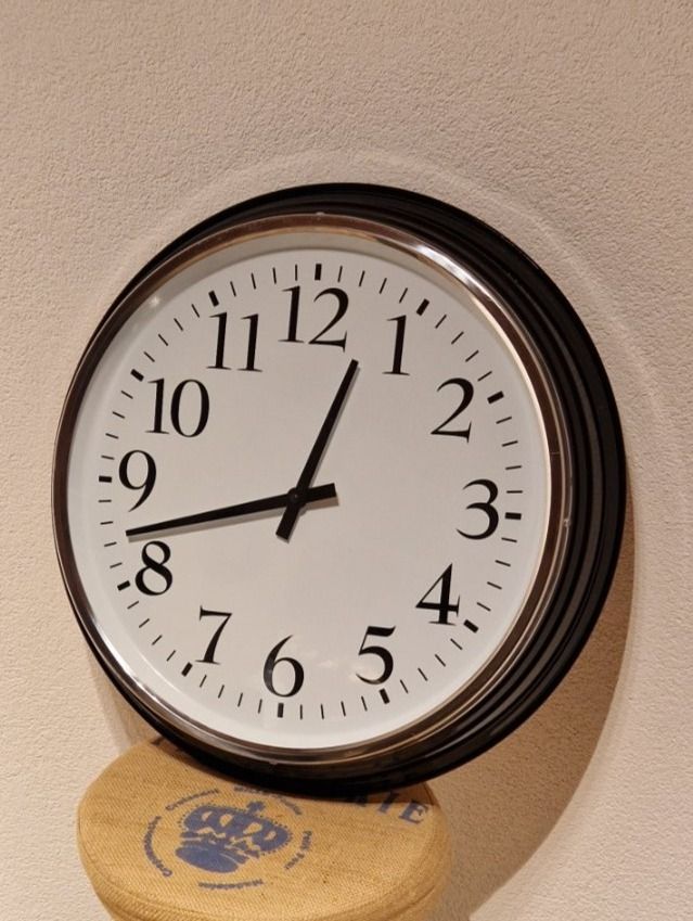 Uhren: Wanduhr Durchmesser 59cm. – Gebraucht aus Buus von Borki07 5