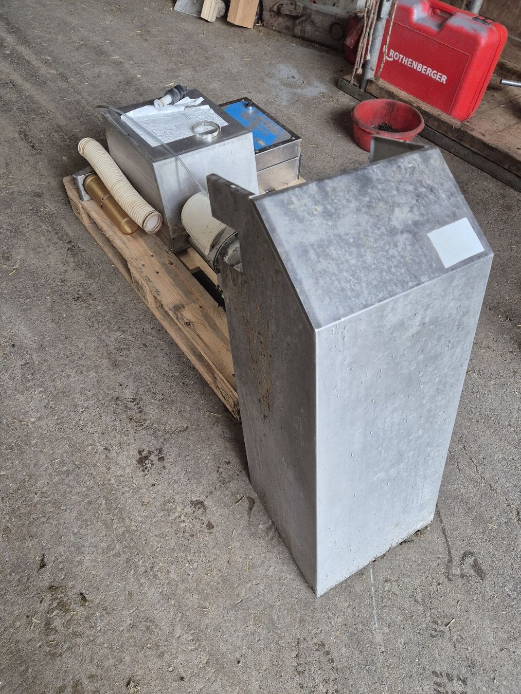 Tecnica di mungitura: Mecotronic Control Box Waschturm Milchtank – Usato da Langrickenbach venduto da LANGENEGGER_FARMS 3