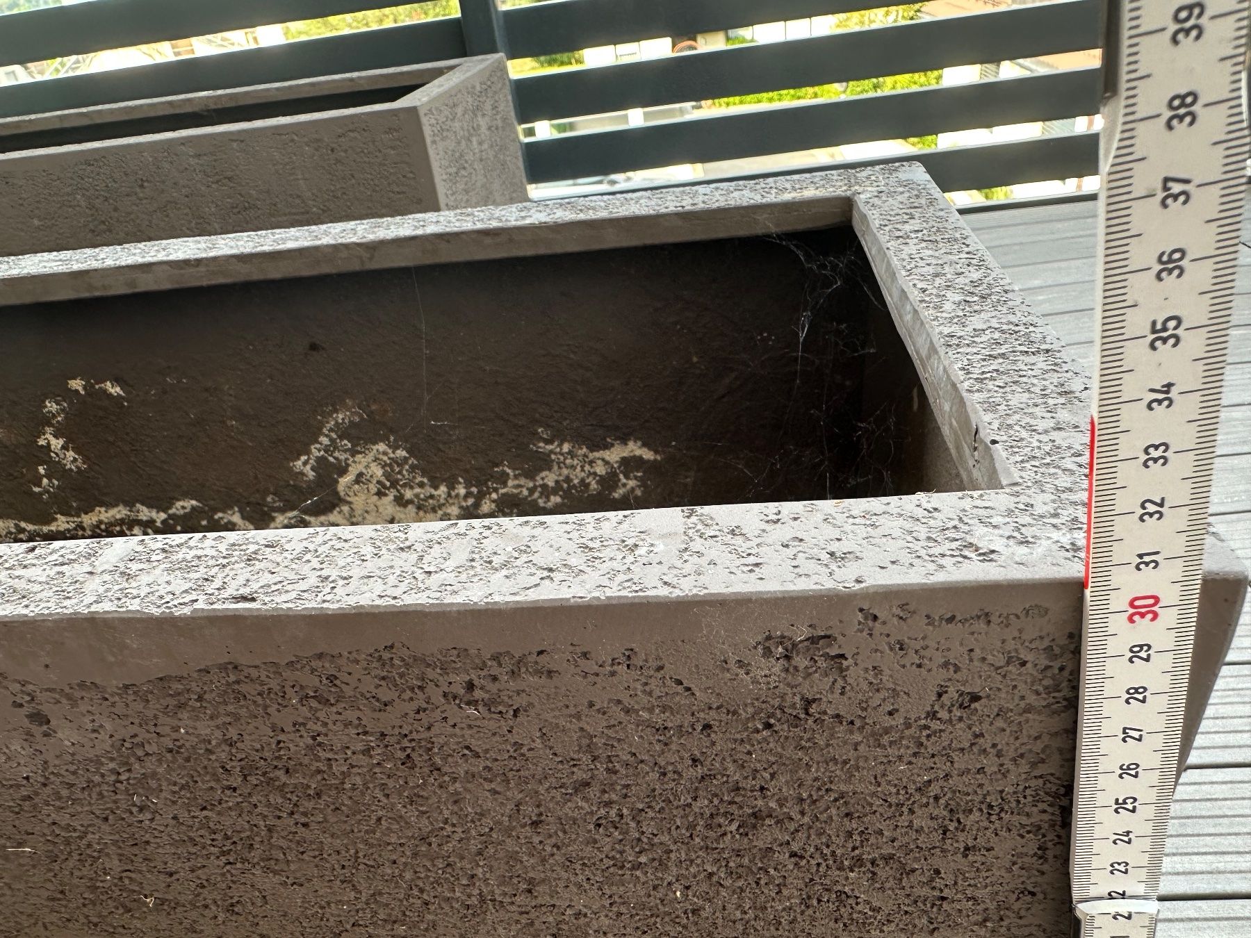 Blumentöpfe: Zwei Pflanzentröge mit Untersetzer – Gebraucht aus Obfelden von Luzerner01 4