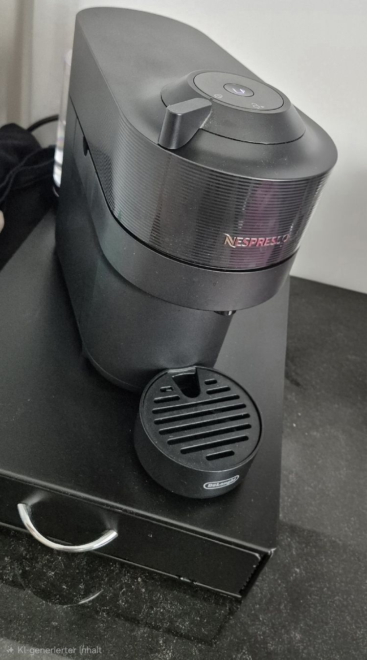 Nespresso Macchine per caffè & Macchine per espresso: Nespresso Vertuo  – Usato da Heimberg venduto da gagiii 2