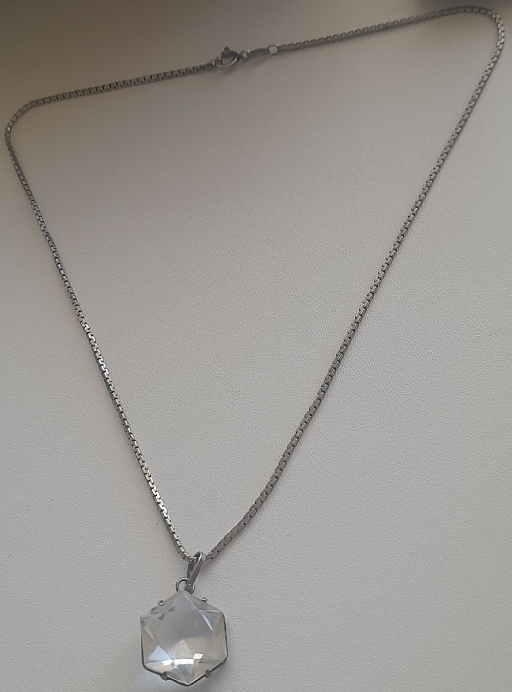 Colliers: Collier en argent 925,et Cristal.  – D'occasion à Lausanne par Glam-Luxe