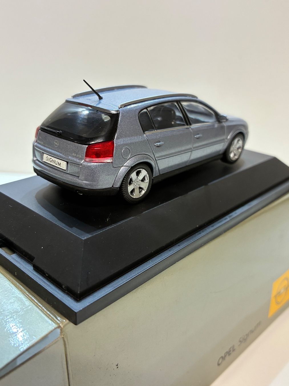 Opel Voitures modèles: Modellauto Opel Signum – Neuf avec emballage d'origine à Kräiligen par hkk 4