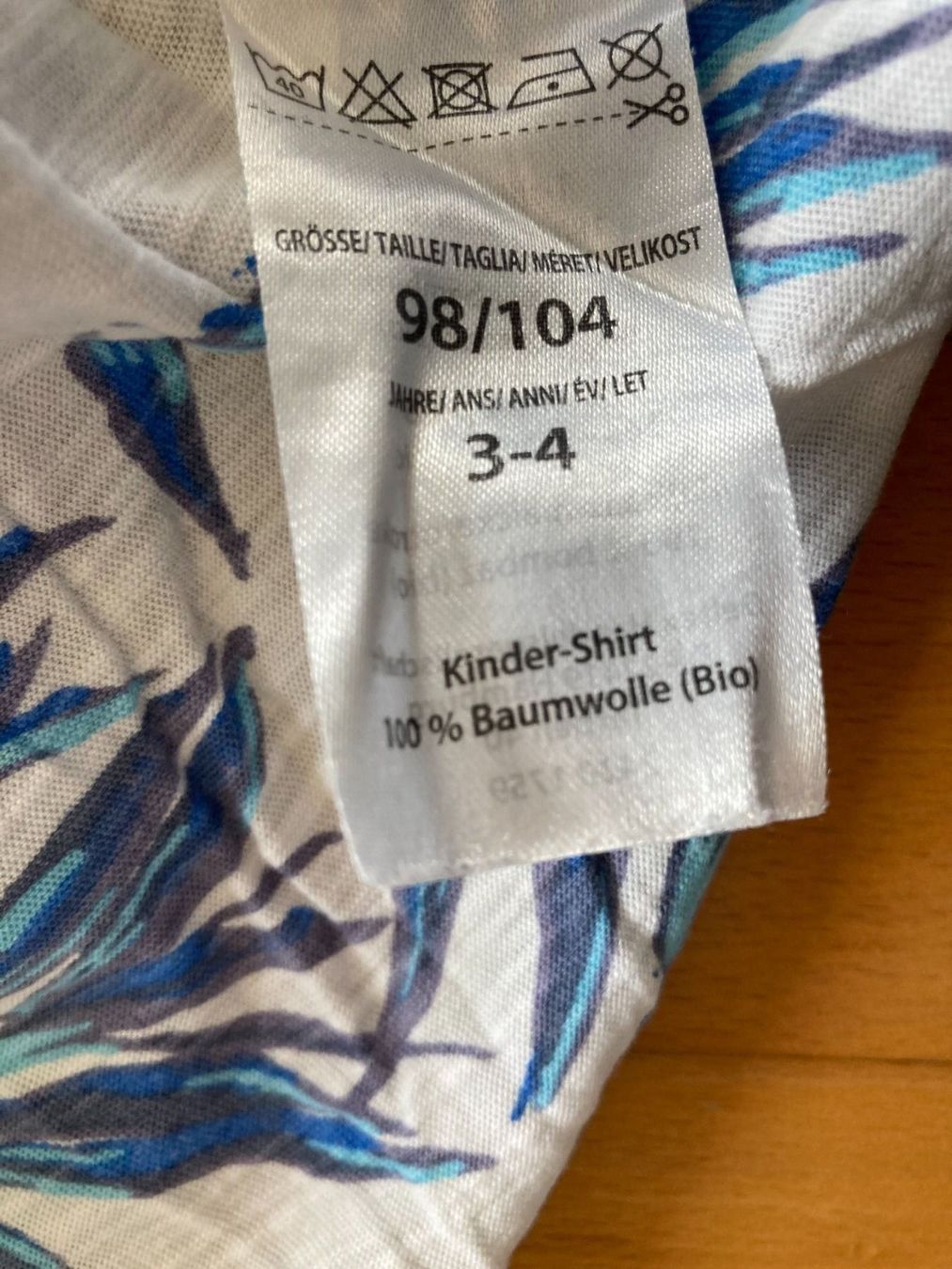 Camicie, T-shirt & Polo: 2 T-Shirts kurzarm "Dana Schweiger" – Usato da Muttenz venduto da Juvenile33 2