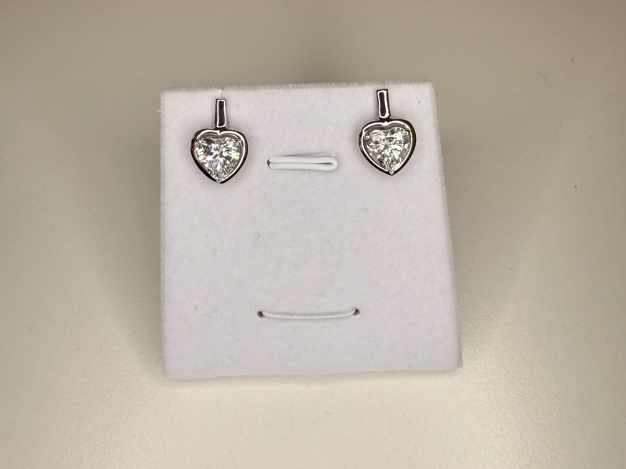 Boucles d'oreille: Herz Ohrstecker Silber 925 – Neuf avec emballage d'origine à Zug par gold.schmuck