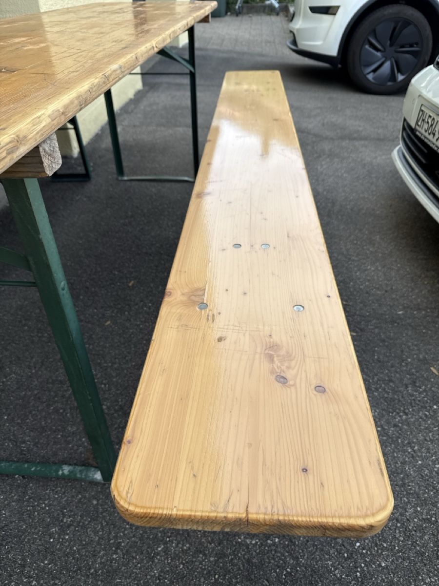 Set di tavolo e panche: Festbankgarnitur 60cm – Usato da Effretikon venduto da ahus 3