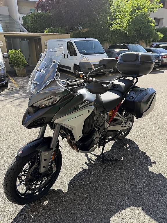 Touring: Multistrada V4s Travel & Radar  – Usato da Satigny venduto da z750 2
