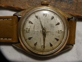 ANTIK  HEREN  UHR.AUTOMATIC UHR .PUTZEN PROBLEM.LÄÜFT-STOP