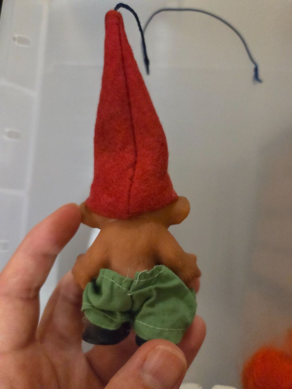 Statuette: Troll Figur mit roter Mütze – Usato da Zürich venduto da Lela-Mirela 1