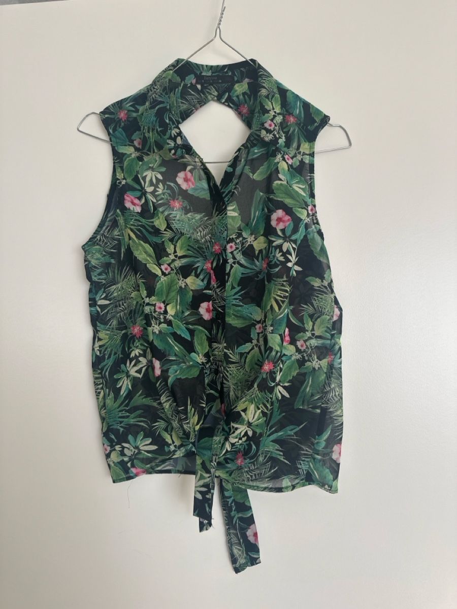 Bershka Top: Tropisches Muster-Bershka-Top Größe S  – Usato da St. Gallen venduto da adr_l9jg 1
