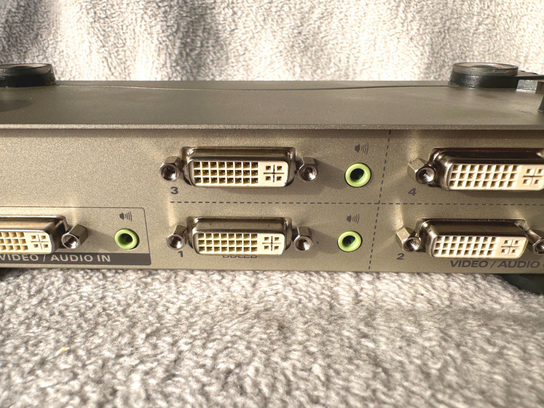 Videocamere: Aten VS-164 4 way DVI Video Splitter – Usato da Zürich venduto da Malco0 6