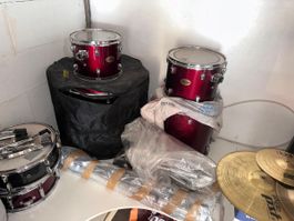 Batteria acustica Pearl completa usata. Ottima per iniziare!