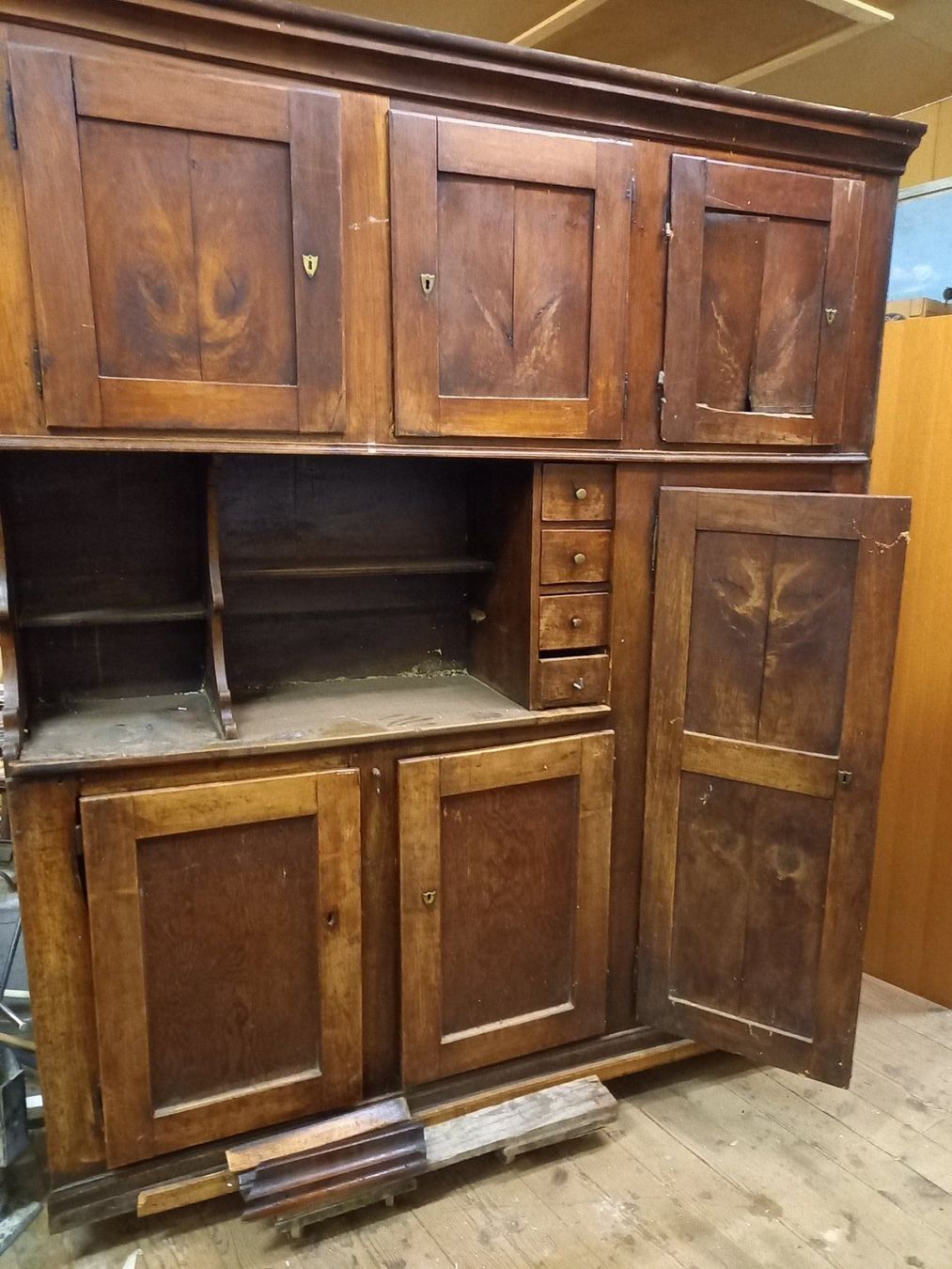 Schränke: Antiker Schrank ca.200 jahre alt – Gebraucht aus Grossdietwil von hufi10 1
