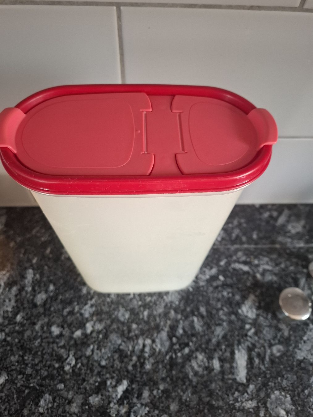 Tupperware Recipients et similaires: Tupperware Müsli Behälter 5 L – D'occasion à Allschwil par nicki1803 1