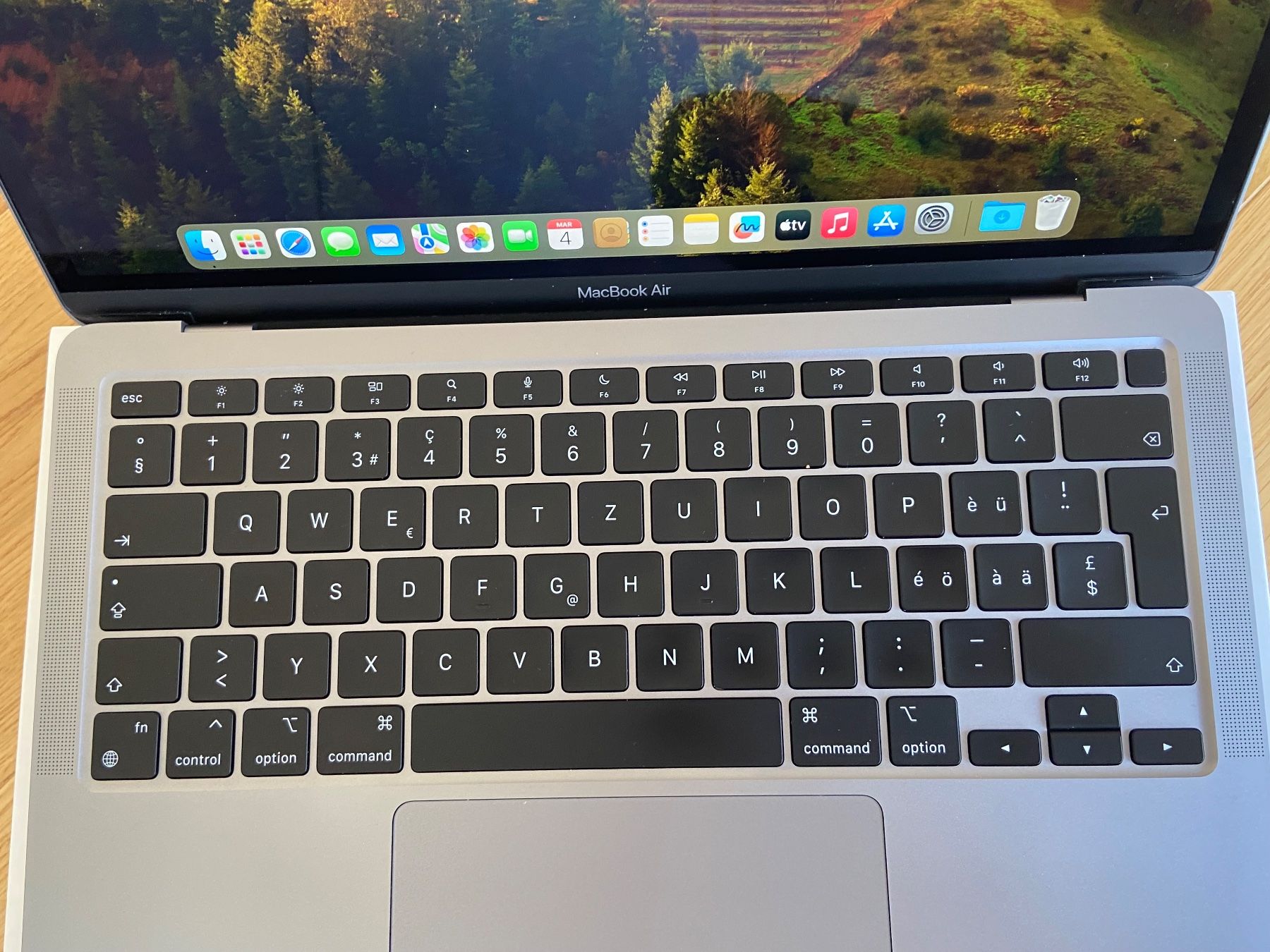 Apple Notebooks: Apple MacBook Air M1 - 16 GB RAM – Gebraucht aus Zürich von  1