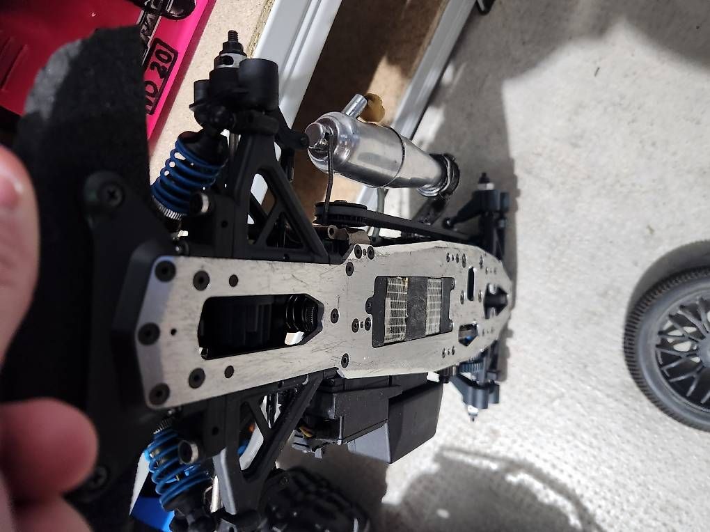 Modellismo RC: Kyosho V-one RRR Picco – Usato da Renens VD venduto da aligrapefruit 1