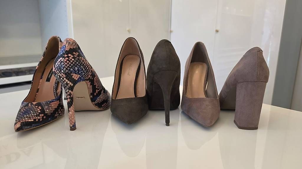 Scarpe da donna: 3 x Damenschuhe, Pumps in Grösse 38 – Usato da Wängi venduto da bm8677 1