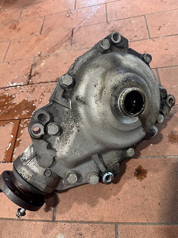 Tutti pezzi di ricambio auto: E60/61 xdrive Differentiale – Usato da Stetten AG venduto da VladyslavK 3