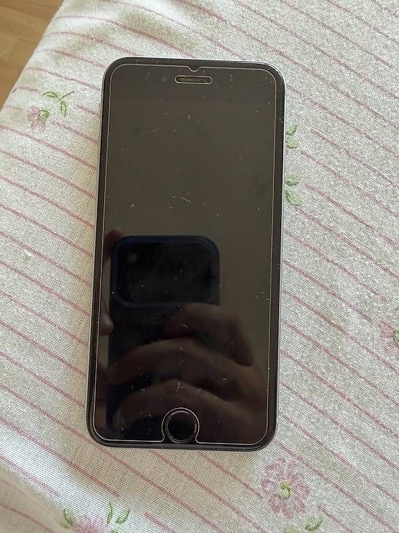 Apple Telefoni cellulari / Smartphones: iPhone 6s 16 GB – Usato da Corcelles-près-payerne venduto da alv_7rq2