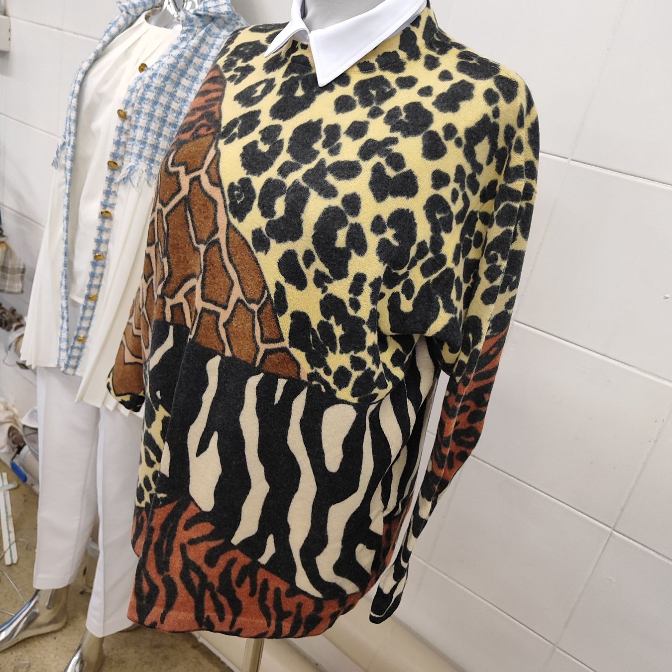 Pullover & Sweatshirts: Damen pulli GR M bis L – Gebraucht aus Langnau am Albis von Judithsebi 2