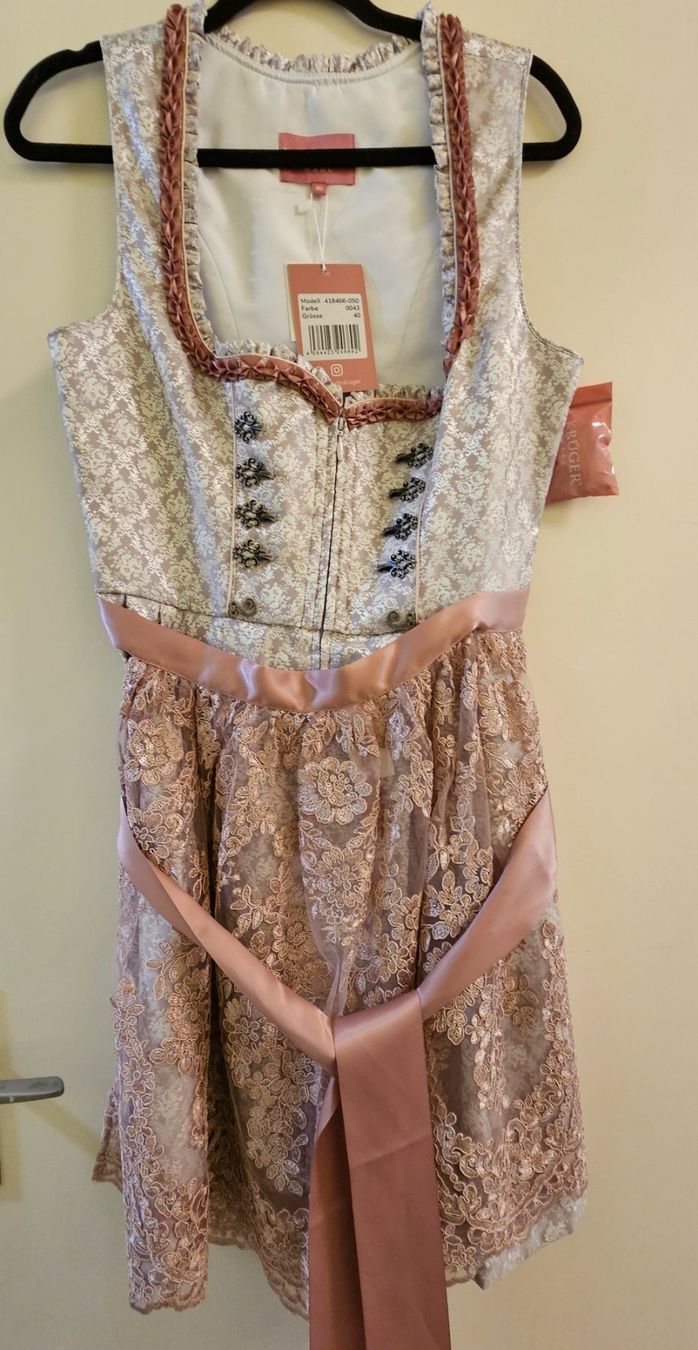Krüger Kleider: Dirndl – Neu und originalverpackt aus Münchenstein von Barbi73