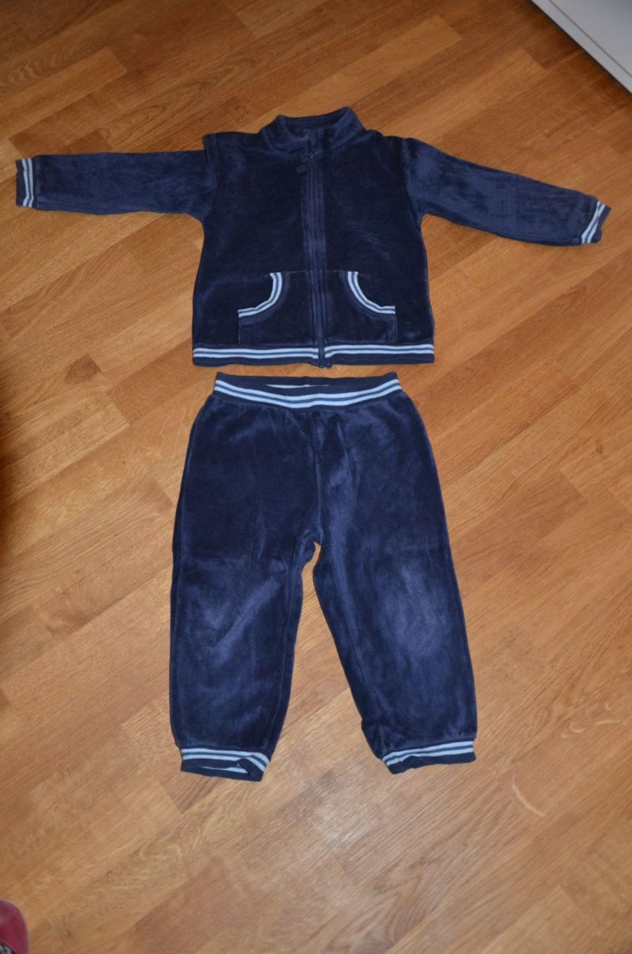 Migros Pyjamas & Ähnliches: Trainer Jacke und Hosen  Gr 92 blau – Gebraucht aus Marthalen von Mama-Arnold 1