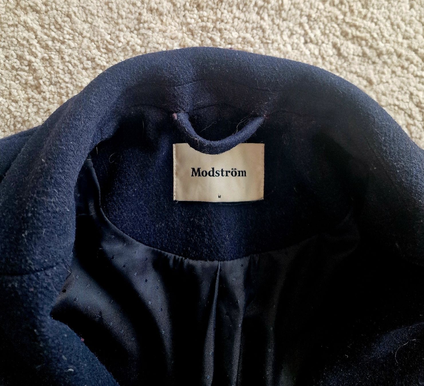 Cappotti: Modström Wool Blend Navy Coat, Size M, Perfect for Winter! – Usato da Zürich venduto da yam_rct6 1
