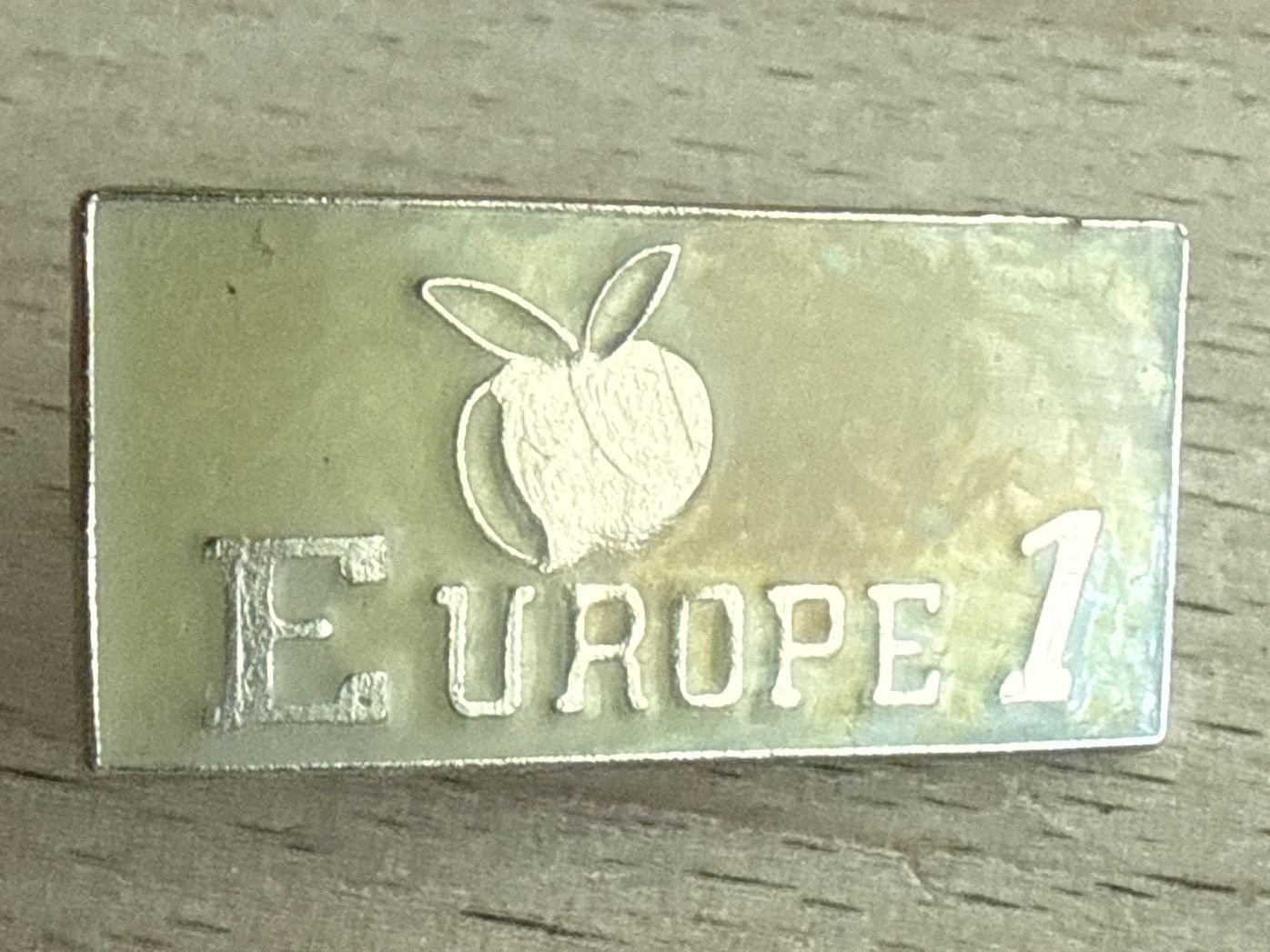 Placchette & Badge: Pin Radio Europe 1 – Usato da Glattbrugg venduto da Schweigmatt