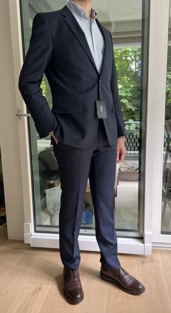 Hugo Boss Navy Suit, Slim Fit, NEW