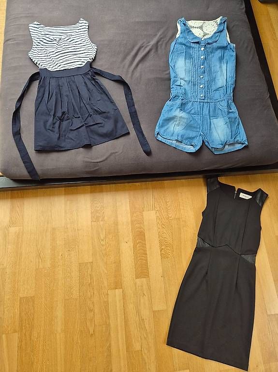 Lotti & Set di vestiti: 2 Kleider & 1 Playsuit Gr. 34, sommerlich & stylisch – Usato da Kriens venduto da Moana89