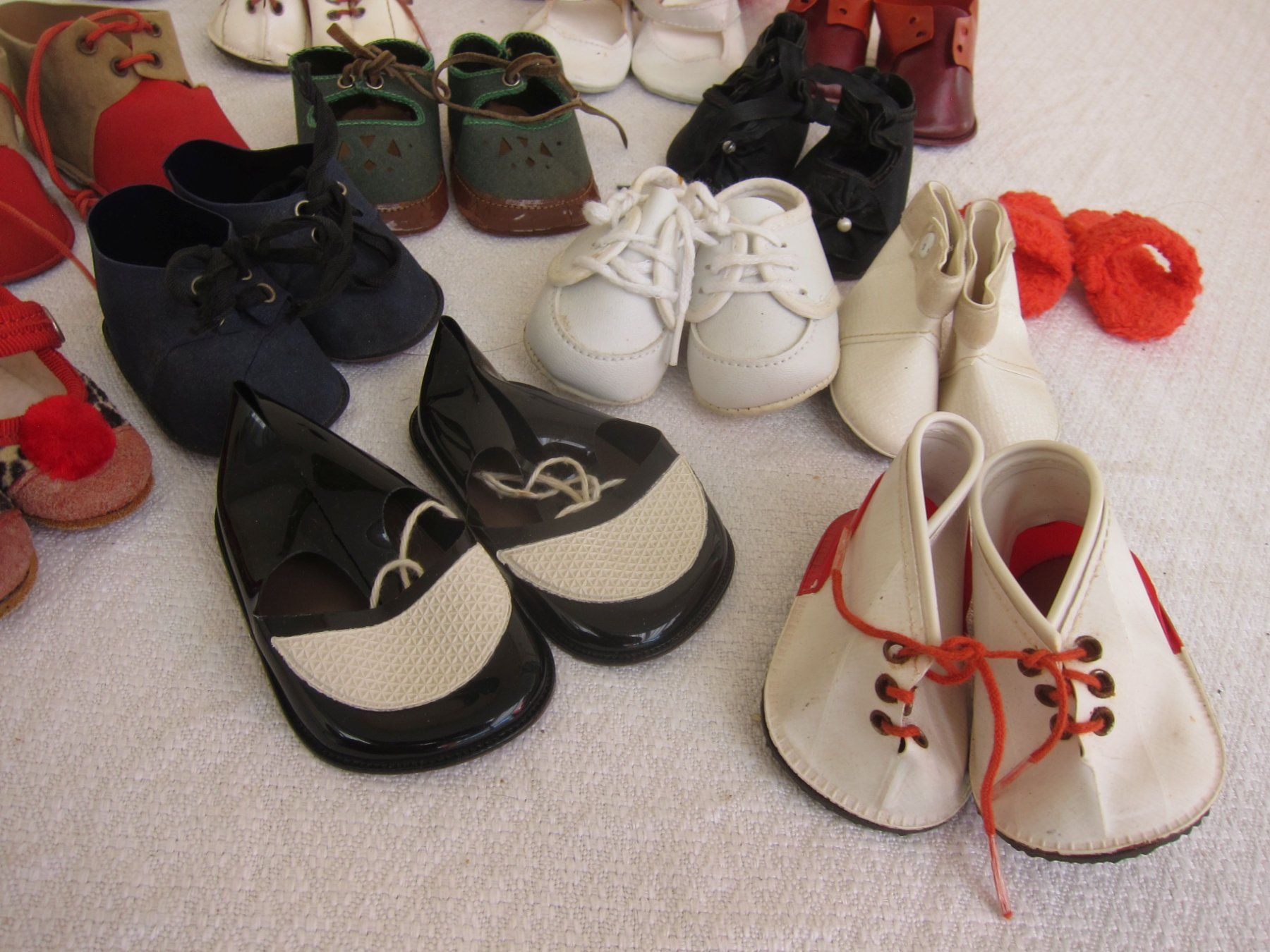 Poupées: Lot Puppenschuhe diverse Grössen – D'occasion à Regensdorf par Eri8057 7