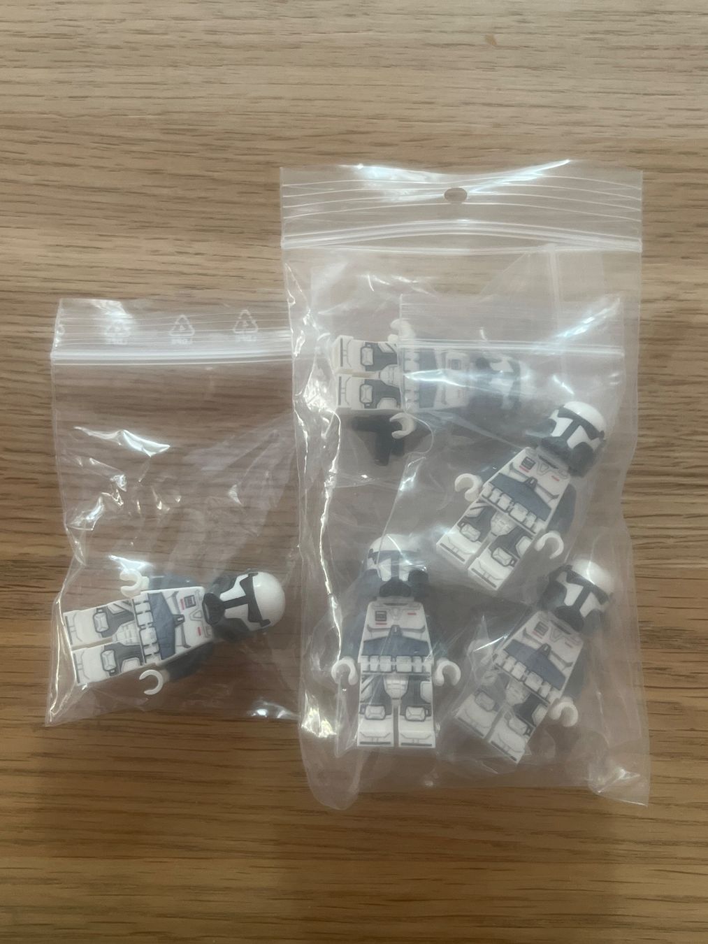 Lego Giocattoli: Lego Star Wars Minifiguren Clone neu ab 1.- – Nuovo (secondo la descrizione) da Wimmis venduto da Aluethi 1