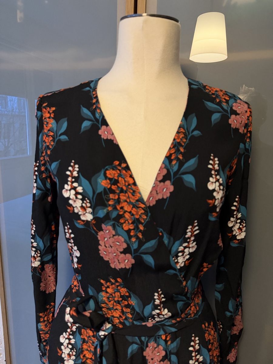 Massimo Dutti Jumpsuits: Combinaison Massimo Dutti taille 38 – Gebraucht aus lausanne von annec777 1