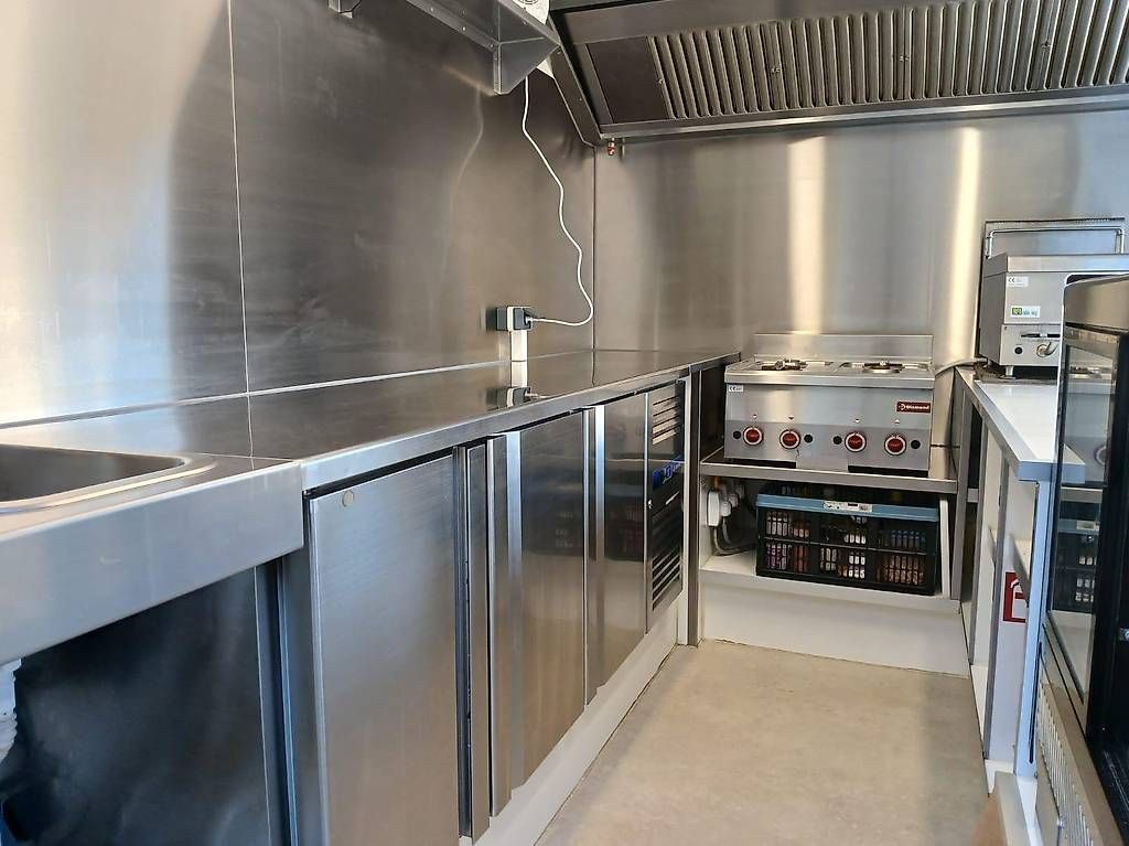 Rimorchi: LOCATION DE FOOD TRUCK – Nuovo e nell'imballaggio originale da Gland venduto da Helvetruck 1