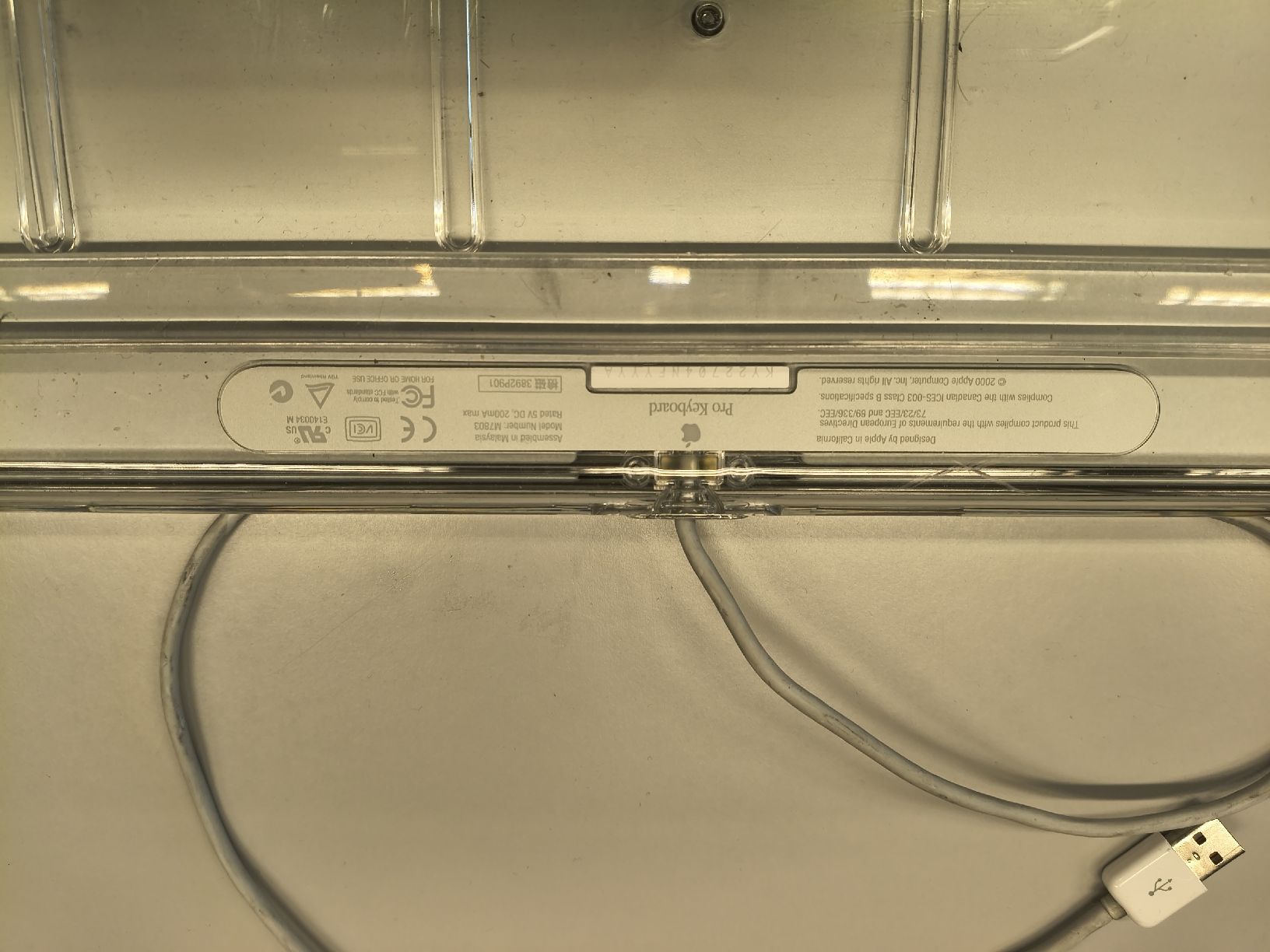 Apple Tastiere: Apple Pro Keyboard M7803 transparent wired used condition – Usato da Zürich venduto da TrainLine 8
