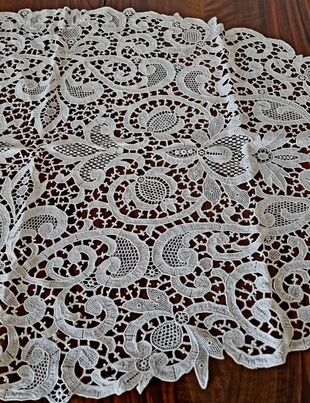 Altra biancheria da tavola: Plauener Spitze Oval 112x60cm – Usato da Bern venduto da Antikbatik 3