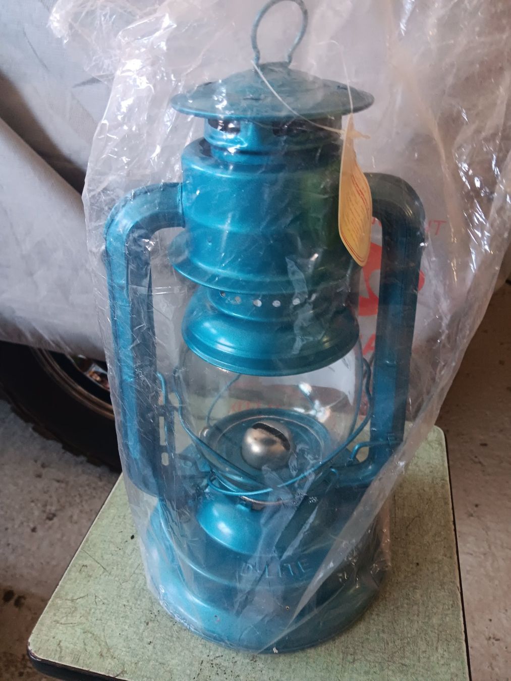 Lampade & Luci: Neue Petrollampe – Nuovo e nell'imballaggio originale da Turbenthal venduto da Gmc6