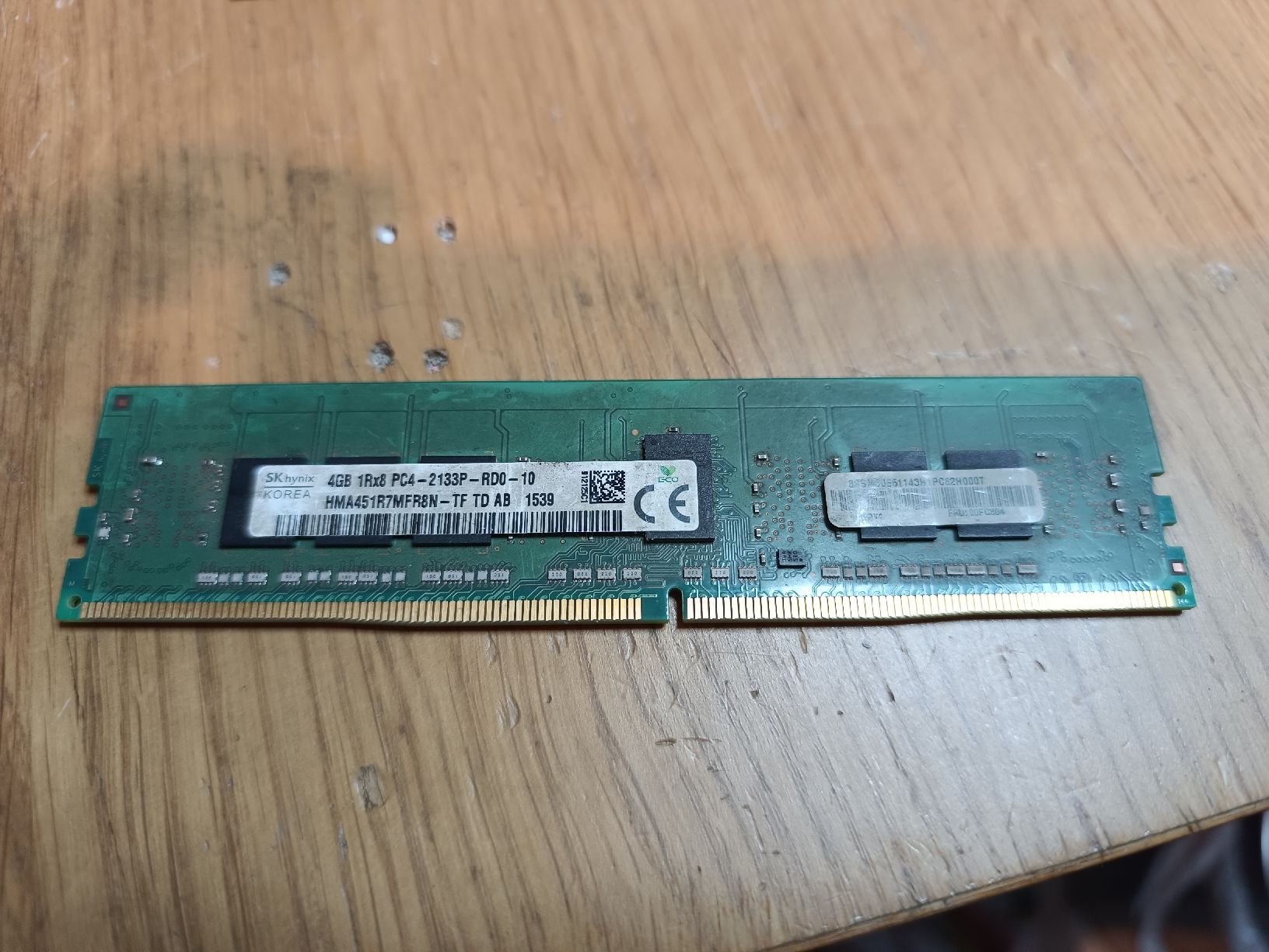 Memoria / RAM: 4Gb Ram DDR4 server ECC  – Usato da Vucherens venduto da vihor 1