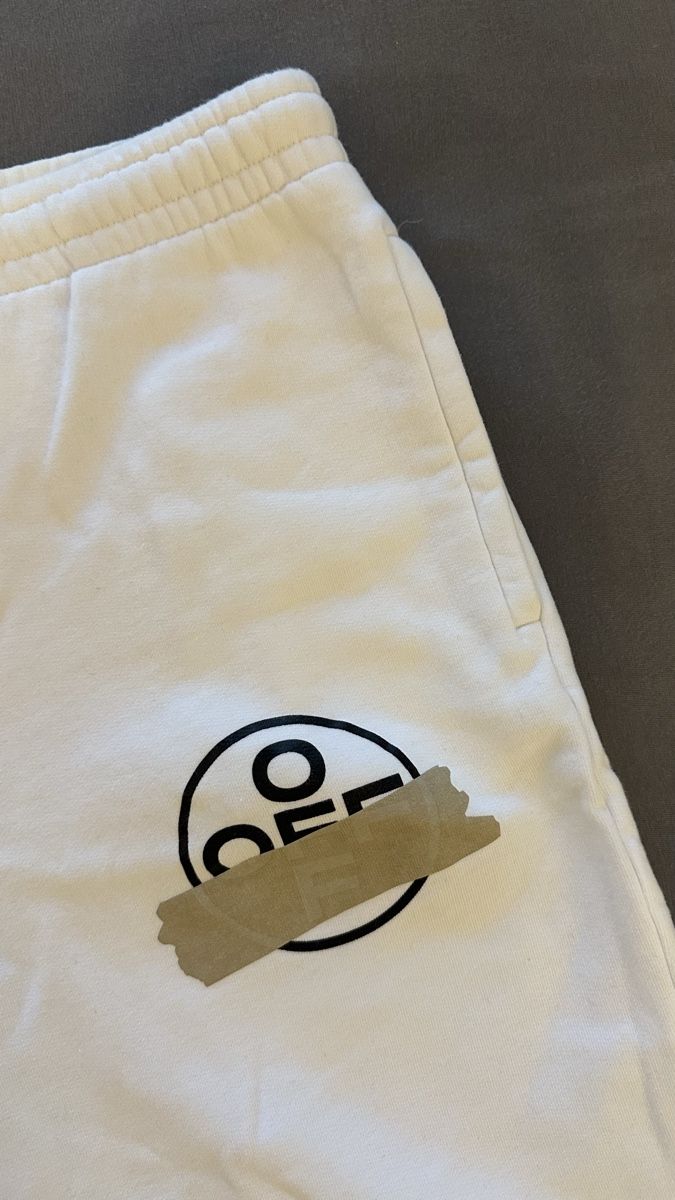 Off-White Hosen: Off-White Shorts mit Logo – Gebraucht aus Wetzikon ZH von leo_wf85 3