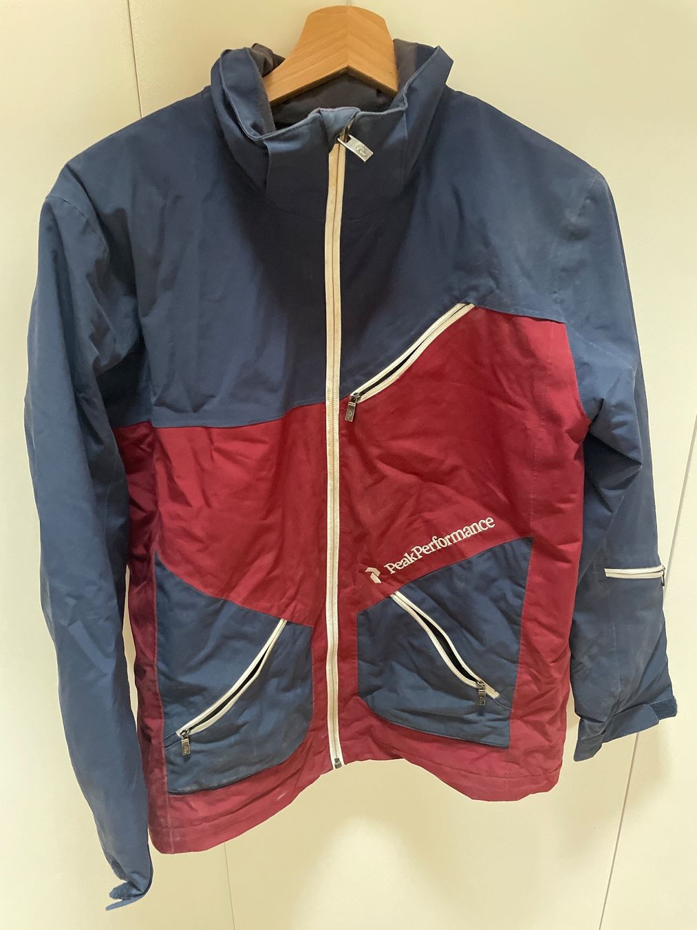 Skis: Veste de ski   Peak Performance Junior, Taille 160 – D'occasion à Gy par ros_h98s