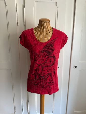 IRON FIST - T-Shirt rot mit Print S