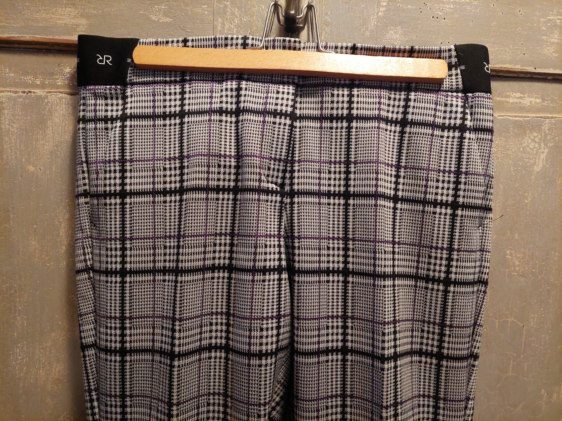 Raffaello Rossi Pantaloni: Raffaello Rossi . Dora Cropped G - 38 – Nuovo (secondo la descrizione) da Besenbüren venduto da teluride89