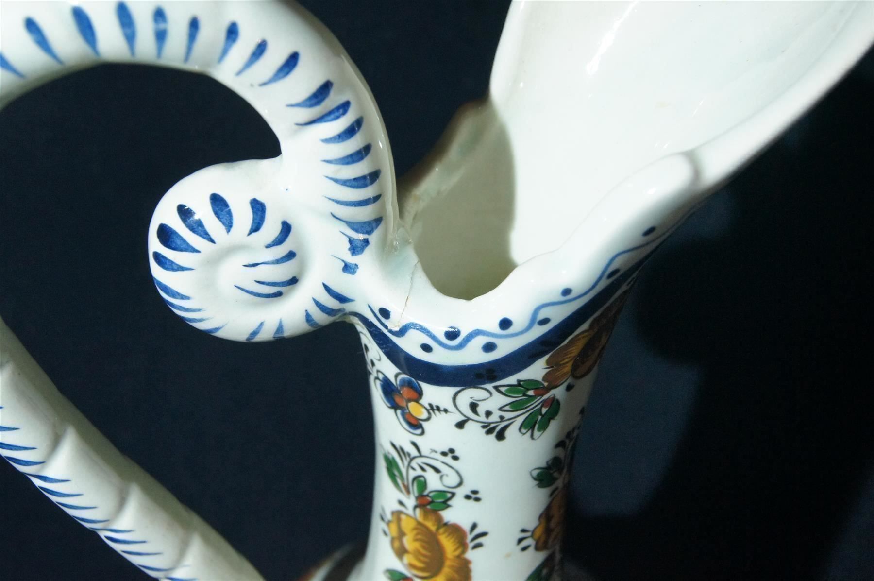 Karaffen: Wunderbarer, opulent gestalteter Krug aus Delft – Defekt aus Geroldswil von ARTEFACTO 7