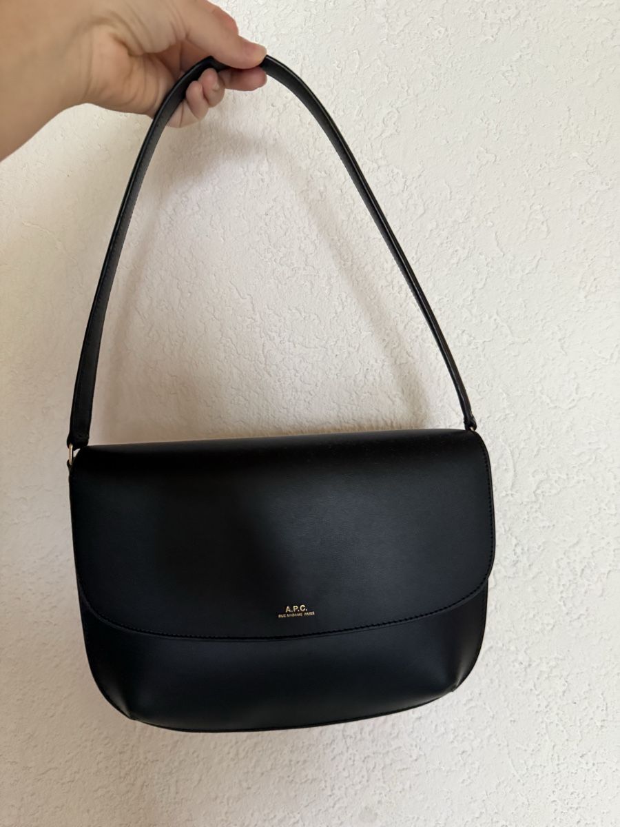 Apc Borse da donna: APC Paris Sarah Shoulder Bag – Nuovo (secondo la descrizione) da Berikon venduto da chuchu