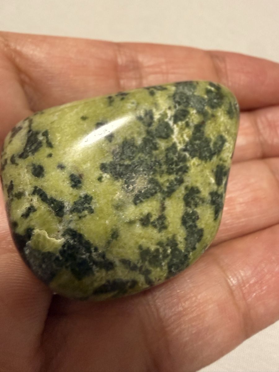Mineralien & Heilsteine: Jade nefrit – Gebraucht aus Oberhof von RealStone 1