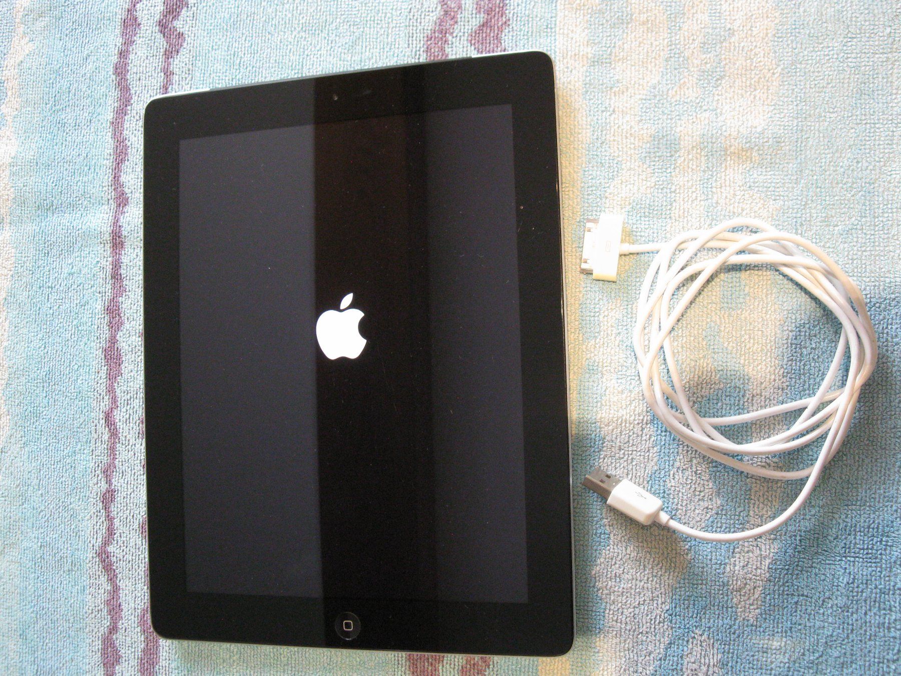 Apple Tablettes PC: Apple iPad Gen. 2, Model: A1396 – D'occasion à Hittnau par Mares8335