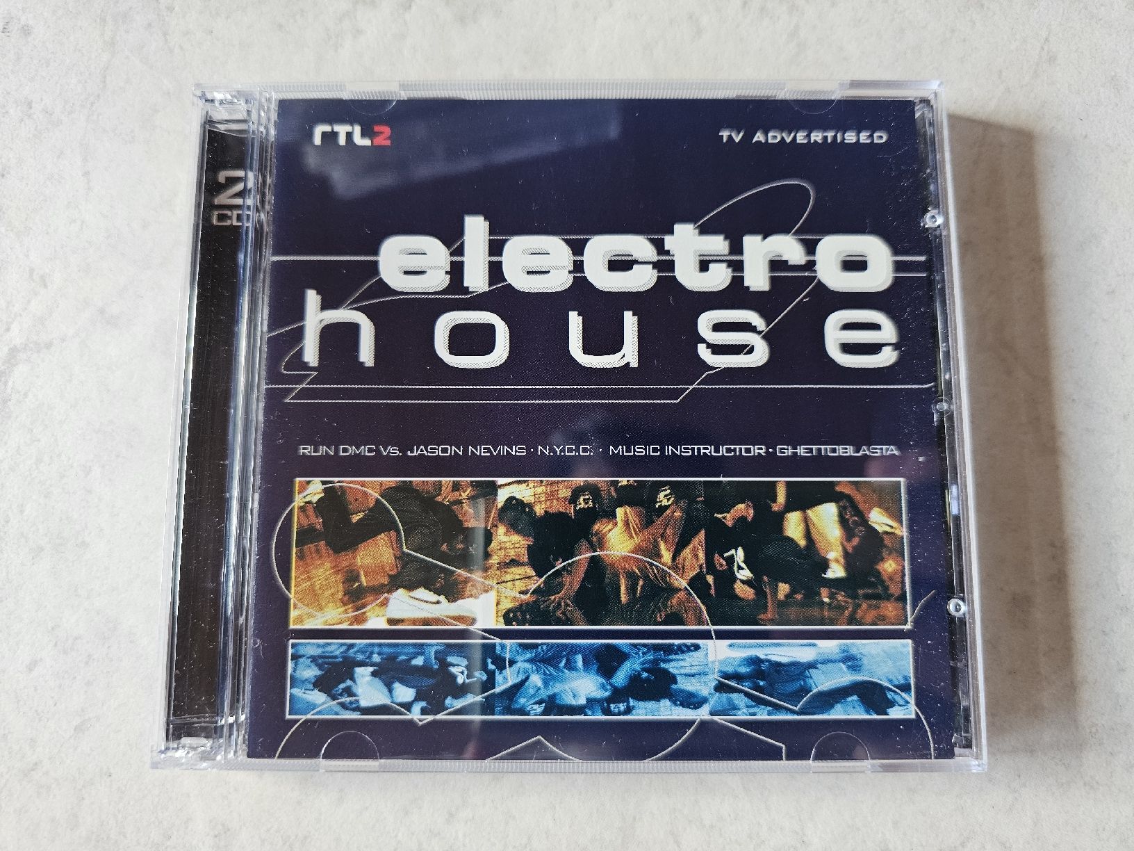 CD: Electro House  /  2 CD's 37 Songs – Usato da Schneisingen venduto da backstore24