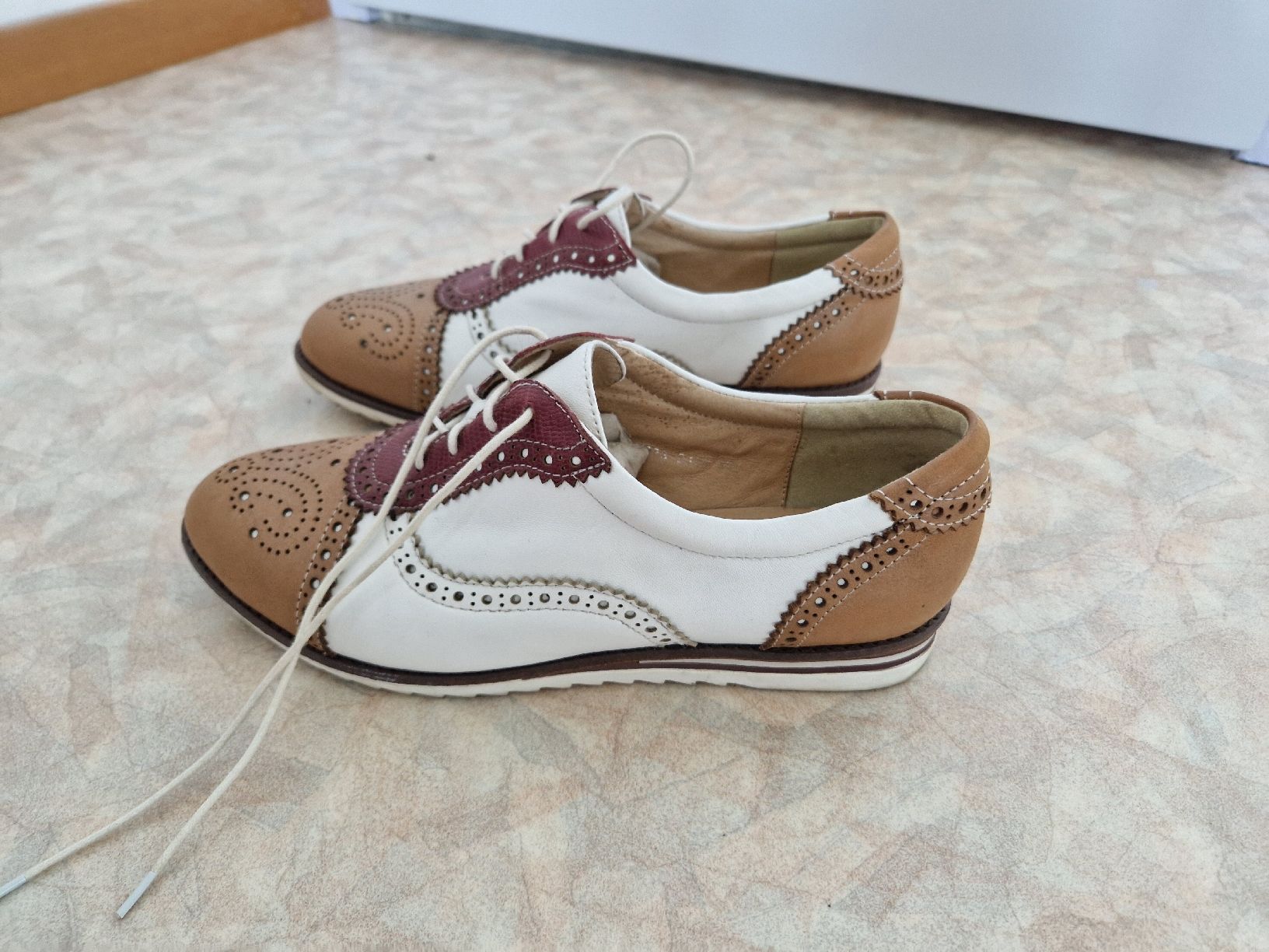 Scarpe da donna: Leder Schuhe Gr.38 – Usato da Triengen venduto da KittyKat6 1
