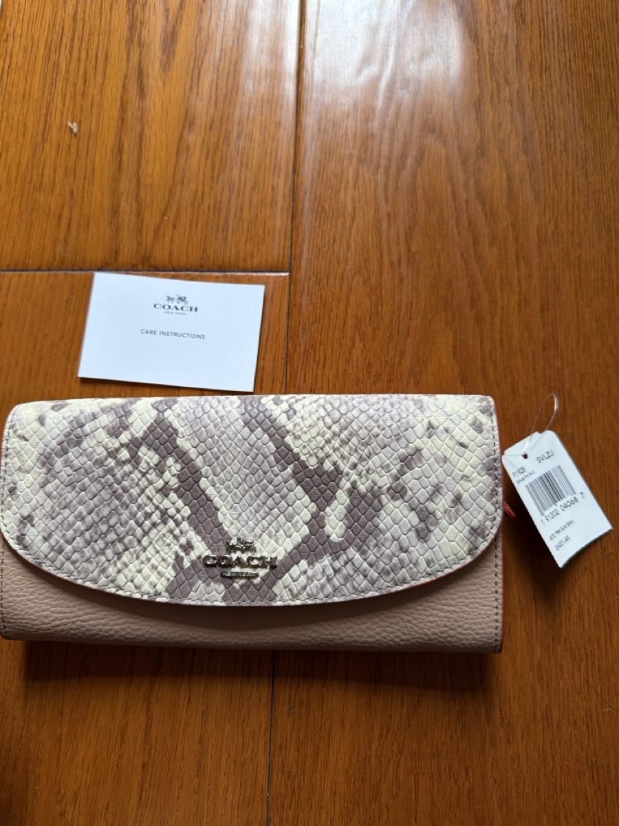 Portamonete: Coach wallet  – Difettoso da Davos Dorf venduto da gin_8k9d
