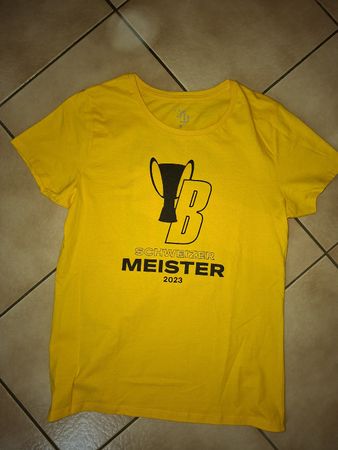 Neuwertiges YB T-Shirt,  Grösse M